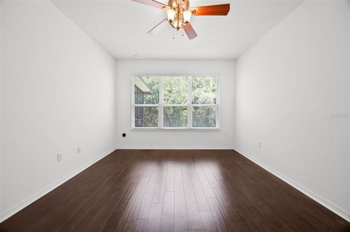 Image No.35-2 Bed House for sale