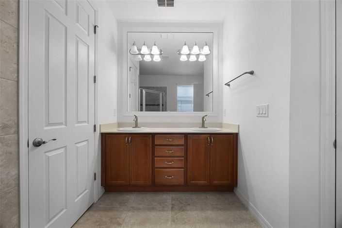 Image No.38-2 Bed House for sale