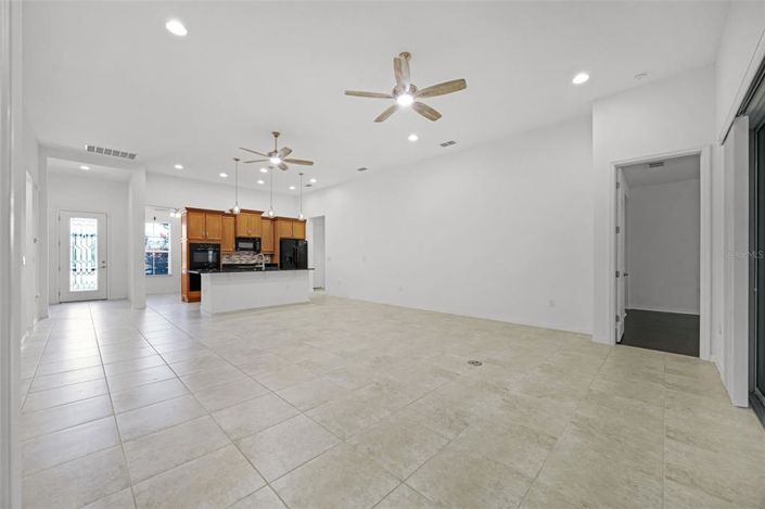 Image No.4-2 Bed House for sale