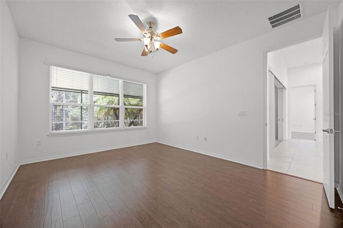 Image No.40-2 Bed House for sale