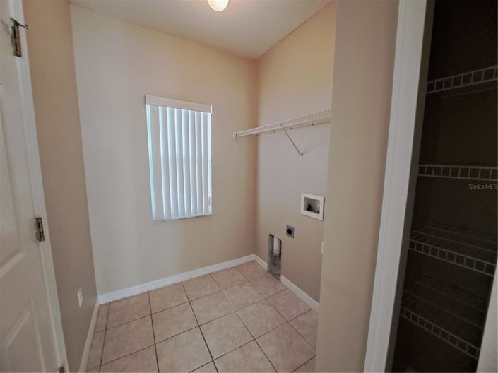 Image No.17-3 Bed House for sale