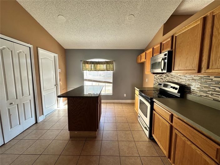 Image No.3-Maison de 4 chambres à vendre à Saint John