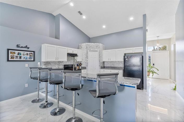 Image No.11-3 Bed House for sale