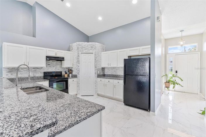 Image No.13-3 Bed House for sale