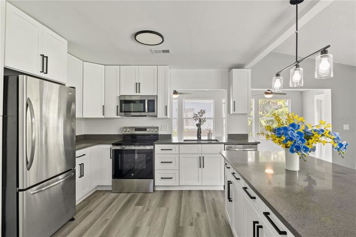 Image No.11-3 Bed House for sale