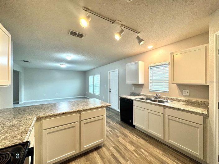 Image No.11-4 Bed House for sale