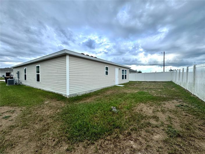 Image No.26-4 Bed House for sale