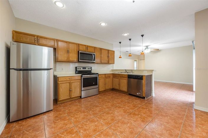 Image No.6-4 Bed House for sale