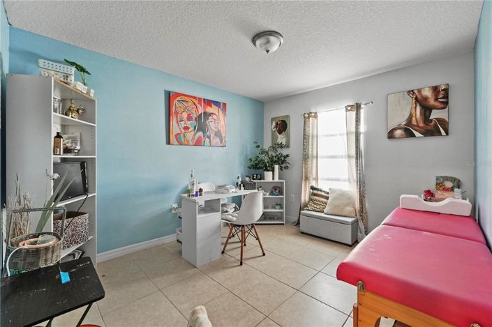 Image No.11-3 Bed House for sale