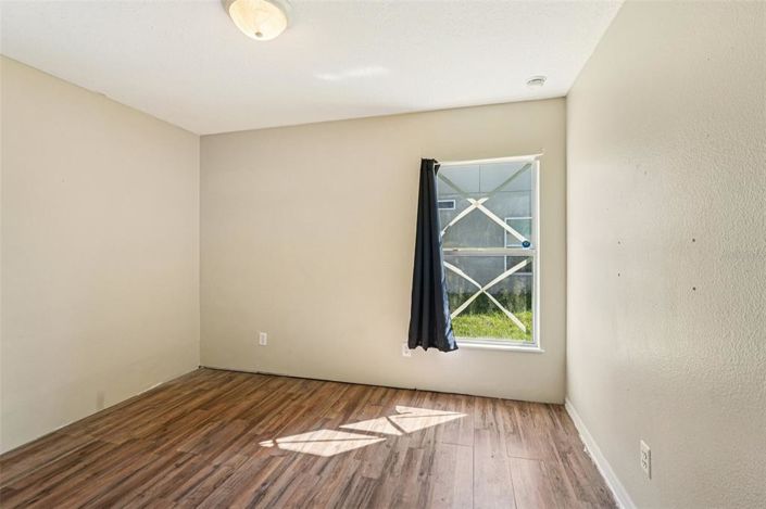 Image No.13-4 Bed House for sale