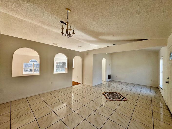 Image No.2-Maison de 3 chambres à vendre à Saint John