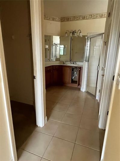 Image No.10-3 Bed House for sale