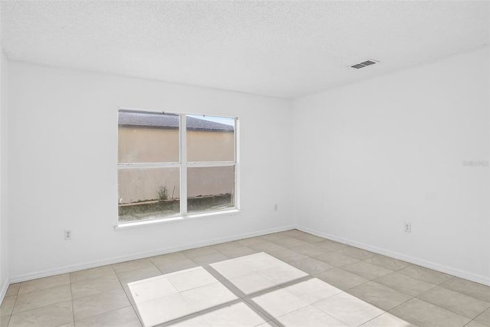 Image No.8-Maison de 4 chambres à vendre à Saint John