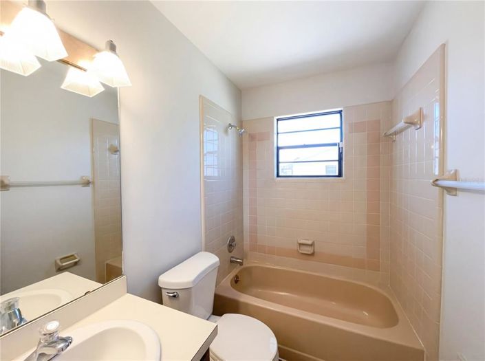 Image No.15-3 Bed House for sale