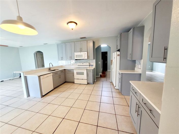 Image No.10-4 Bed House for sale