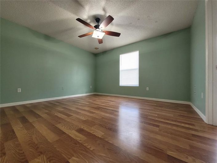 Image No.18-4 Bed House for sale