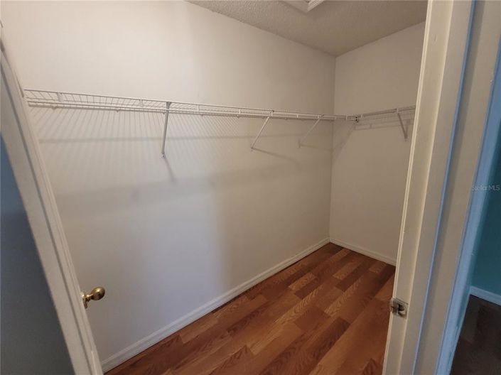 Image No.19-4 Bed House for sale