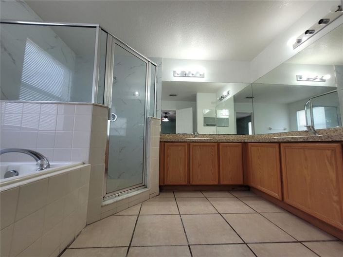 Image No.20-4 Bed House for sale