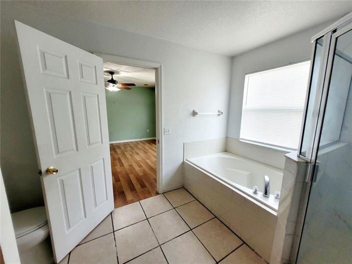 Image No.24-4 Bed House for sale