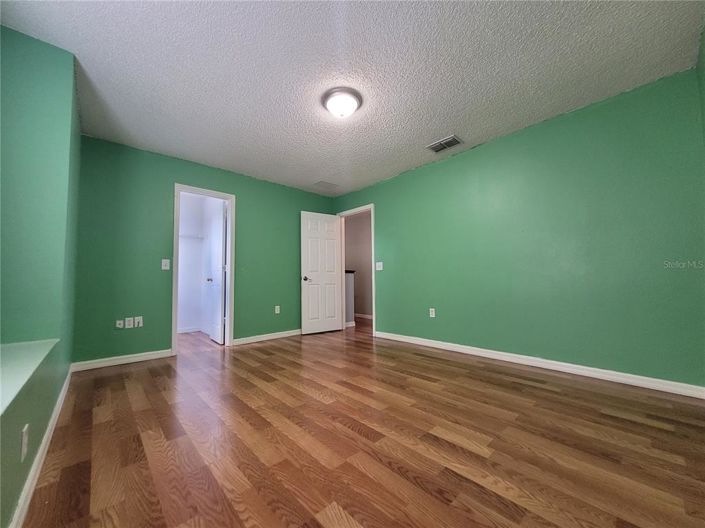 Image No.28-4 Bed House for sale