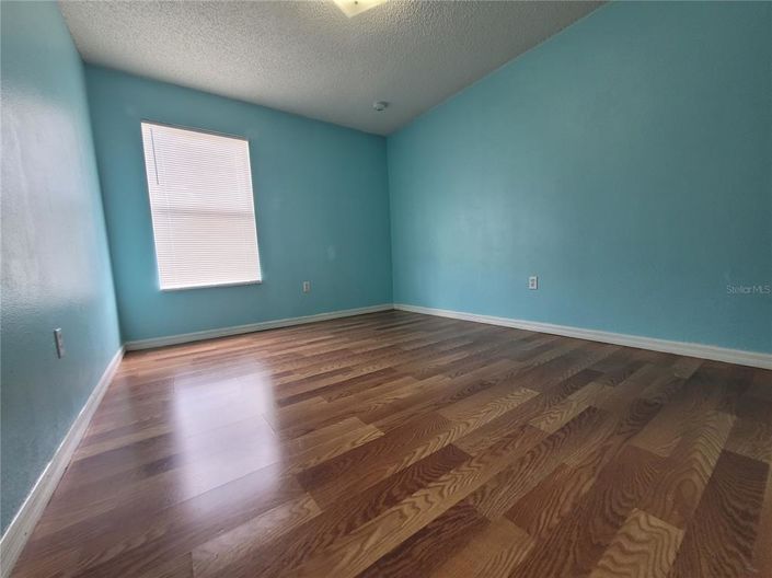 Image No.33-4 Bed House for sale