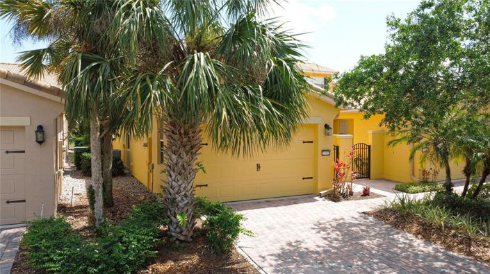 Image No.2-2 Bed Townhouse for sale