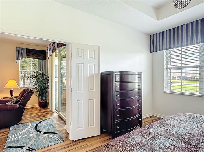 Image No.29-2 Bed Townhouse for sale