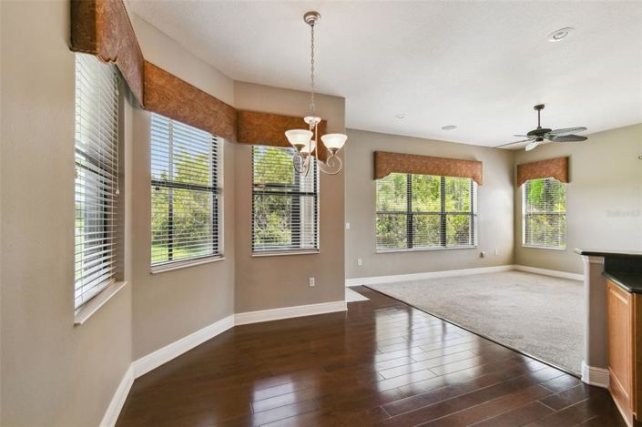 Image No.12-2 Bed House for sale