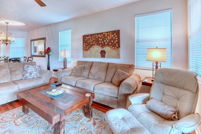 Image No.10-2 Bed House for sale