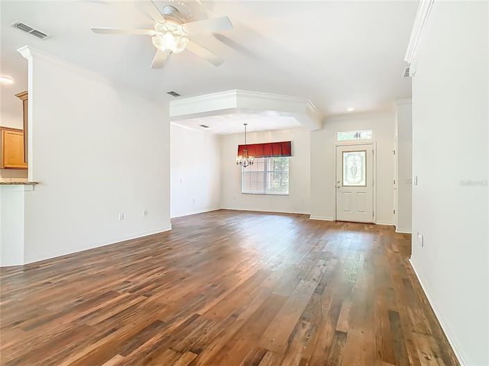 Image No.8-2 Bed House for sale