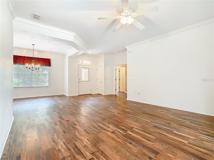 Image No.9-2 Bed House for sale