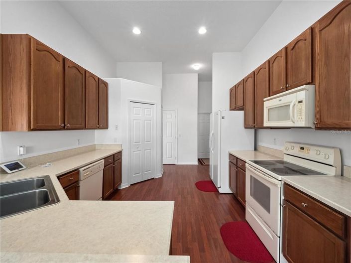 Image No.19-3 Bed House for sale