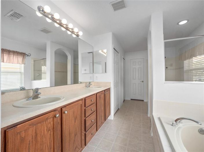 Image No.26-3 Bed House for sale