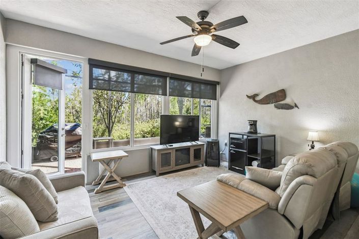 Image No.11-2 Bed House for sale