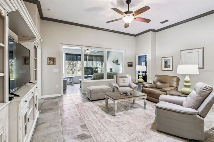 Image No.5-2 Bed House for sale