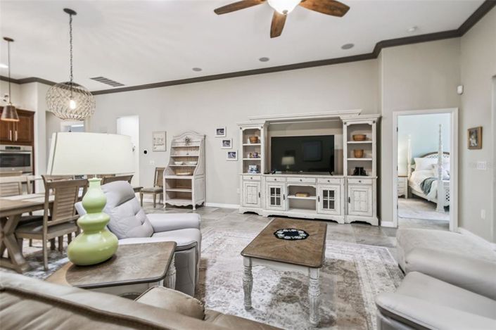 Image No.8-2 Bed House for sale