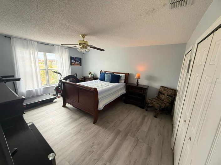 Image No.23-5 Bed House for sale