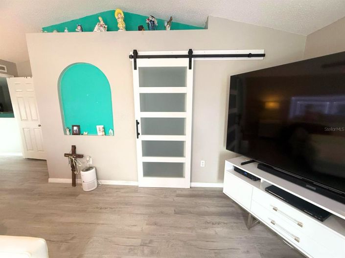 Image No.27-5 Bed House for sale