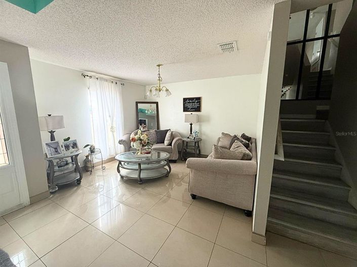 Image No.6-5 Bed House for sale