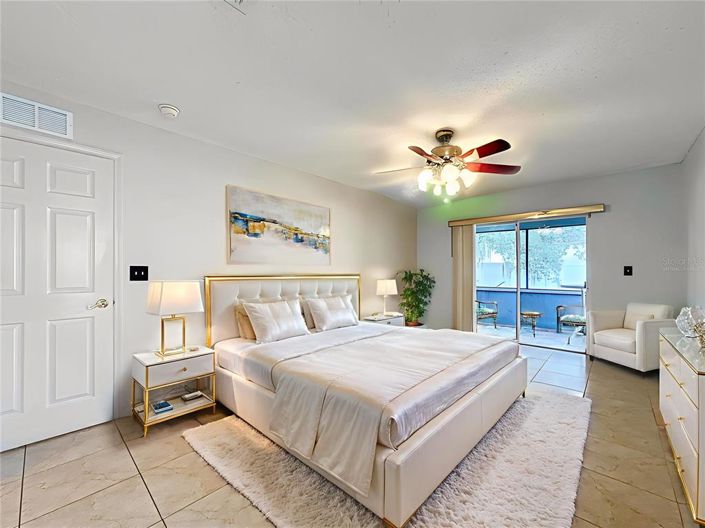 Image No.16-4 Bed House for sale