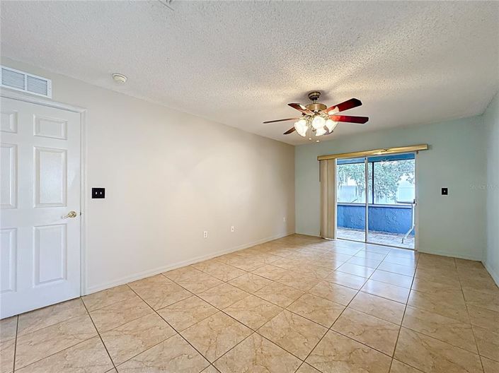 Image No.17-4 Bed House for sale