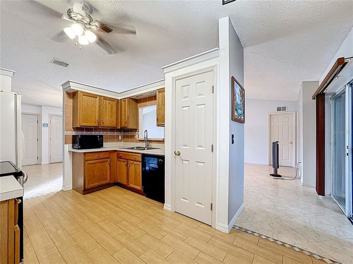 Image No.37-4 Bed House for sale