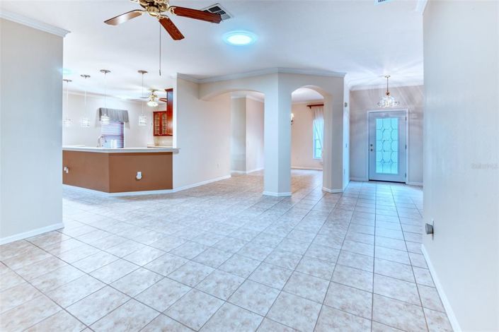 Image No.11-3 Bed House for sale