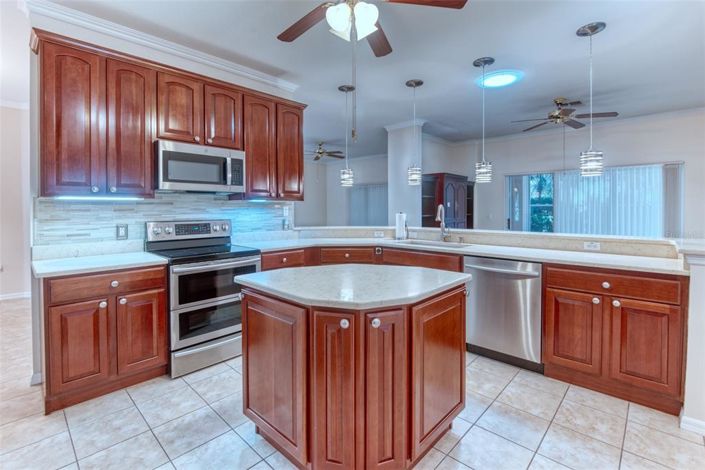 Image No.16-3 Bed House for sale