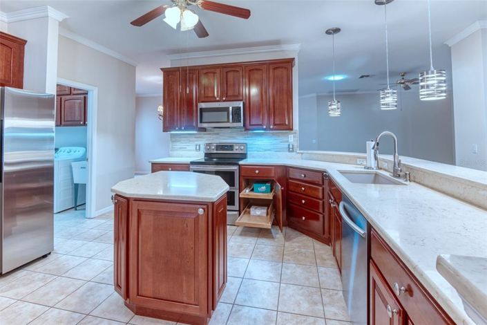 Image No.17-3 Bed House for sale