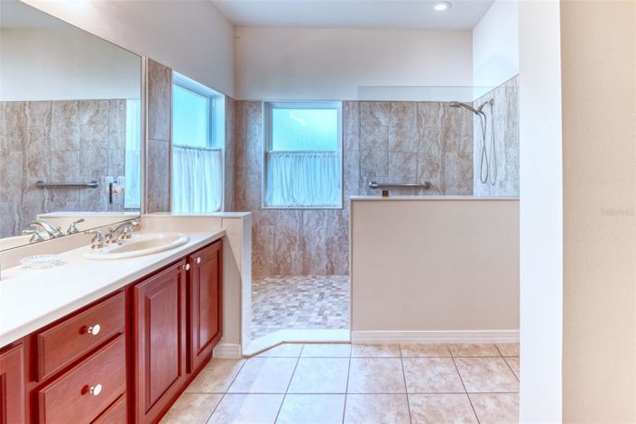 Image No.31-3 Bed House for sale