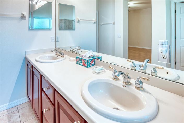 Image No.35-3 Bed House for sale