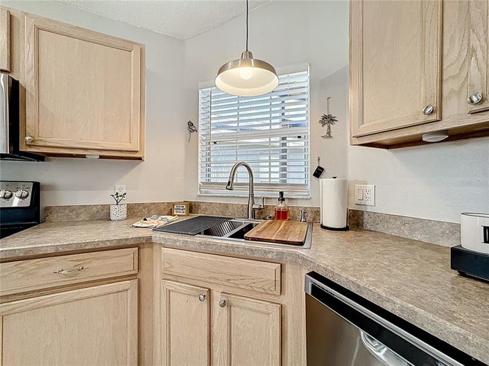 Image No.13-2 Bed House for sale