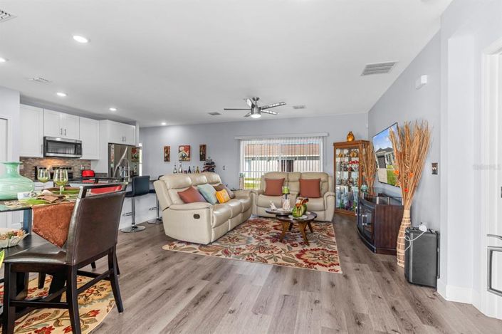 Image No.8-3 Bed House for sale