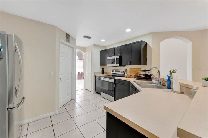 Image No.3-Maison de 4 chambres à vendre à Saint John